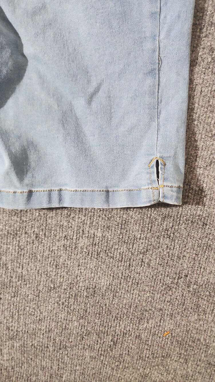 Curve Appeal Light Wash Denim Shorts Capri Jeans Size 14/32 - Picture 6 of 9